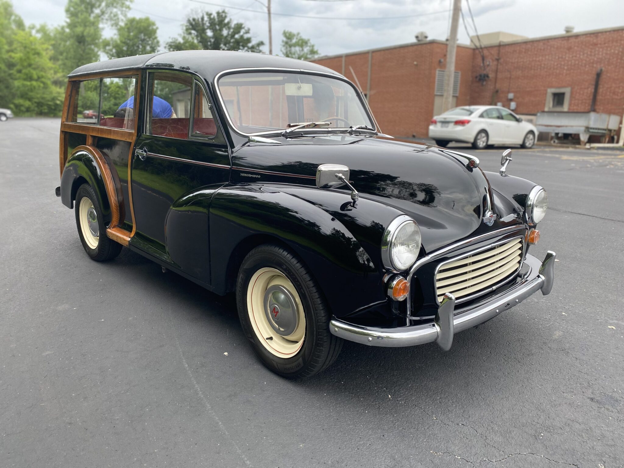 Pre-purchase Inspection Of A 1967 Morris Minor Traveler At The St Louis Car Museum