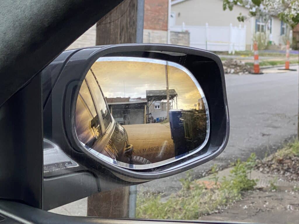 Inoperative auto dimming mirror